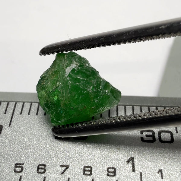 Tsavorite Garnet, Tanzania, 4.11ct, Untreated Unheated, cab grade rough