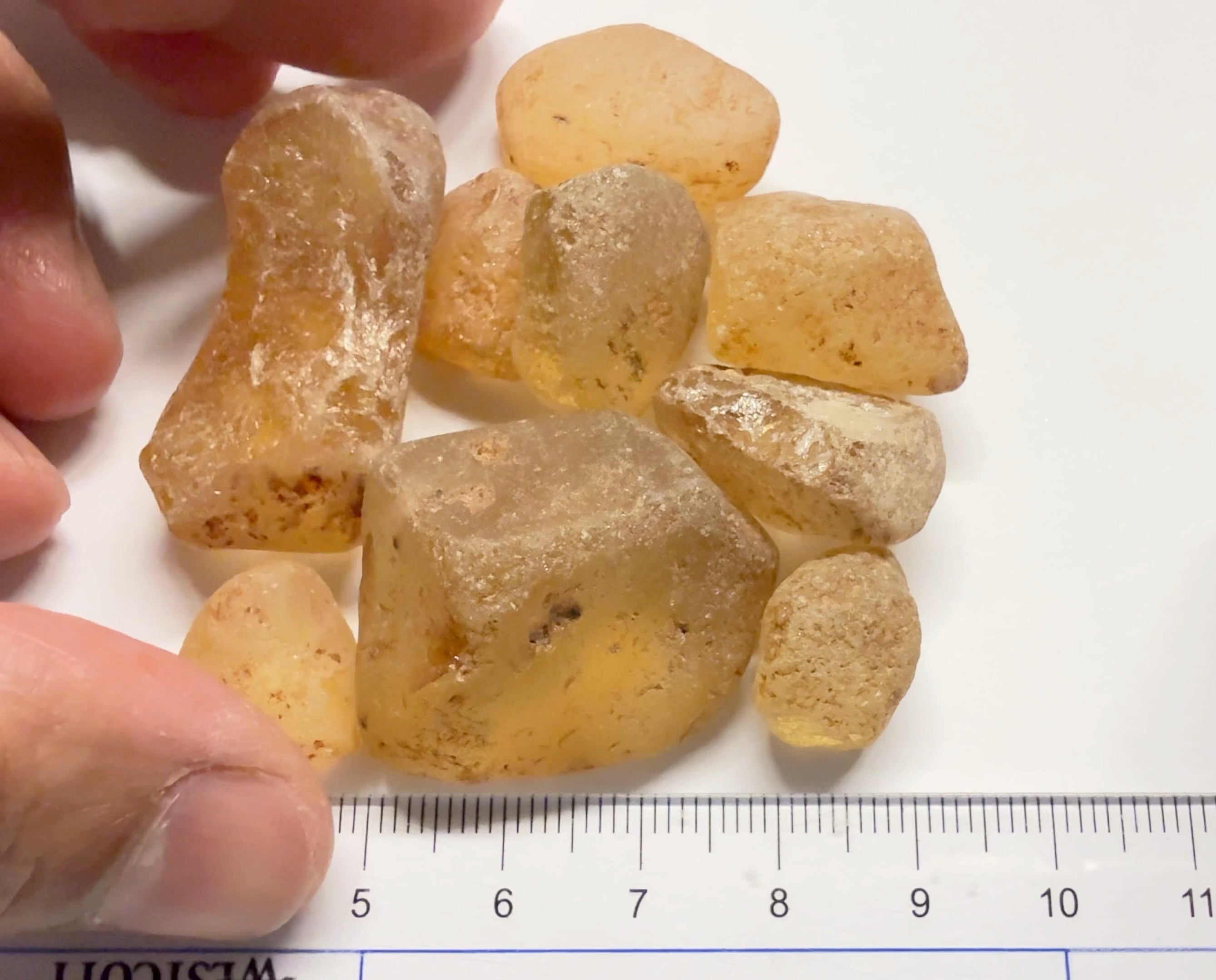 Tanzanian Yellow Garnet Lot, 87.60gm / 438ct, has a few bubbles inside as is common with this material, 3.80gm to 24.60gm, LOT DEAL, price for the lot US$650