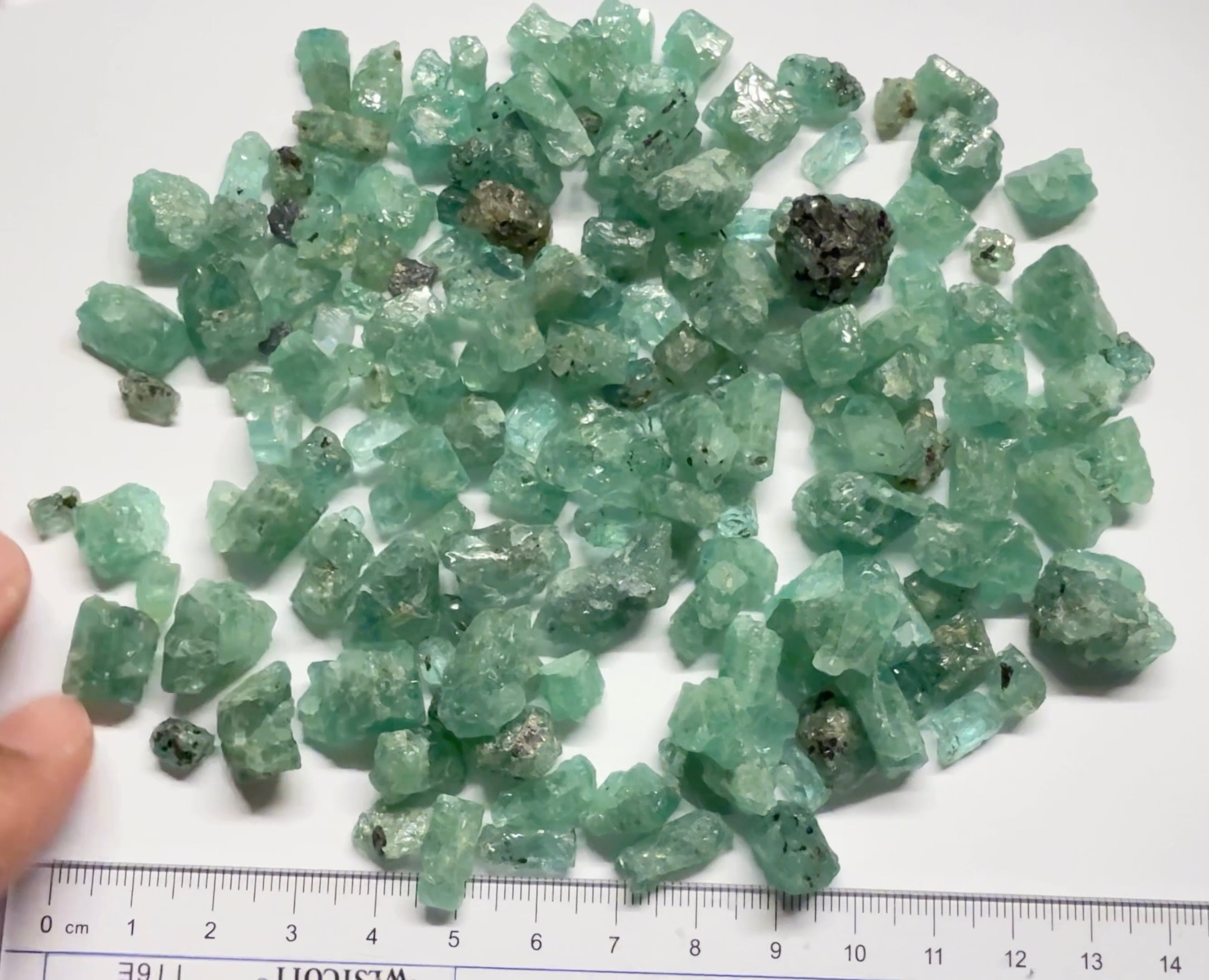 Emeralds Crystal Lot, 136.70gm / 683.50ct, Manyara, Tanzania, LOT DEAL, Price for lot US$350