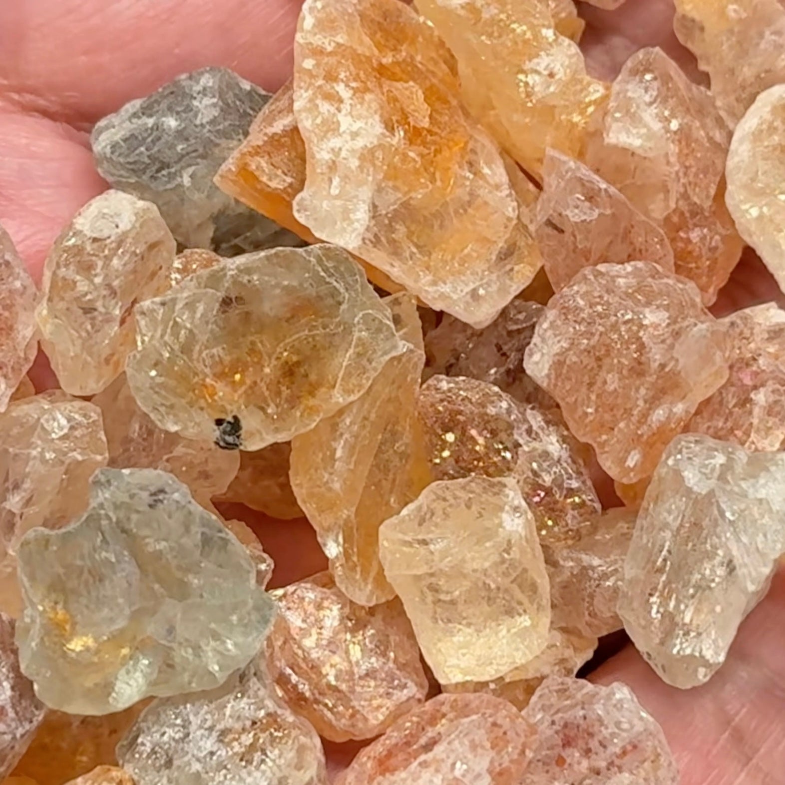 Confetti Sunstone Lot, Tanzania, Untreated Unheated, faceting grade / cabbing / specimen, 284.75gm Lot