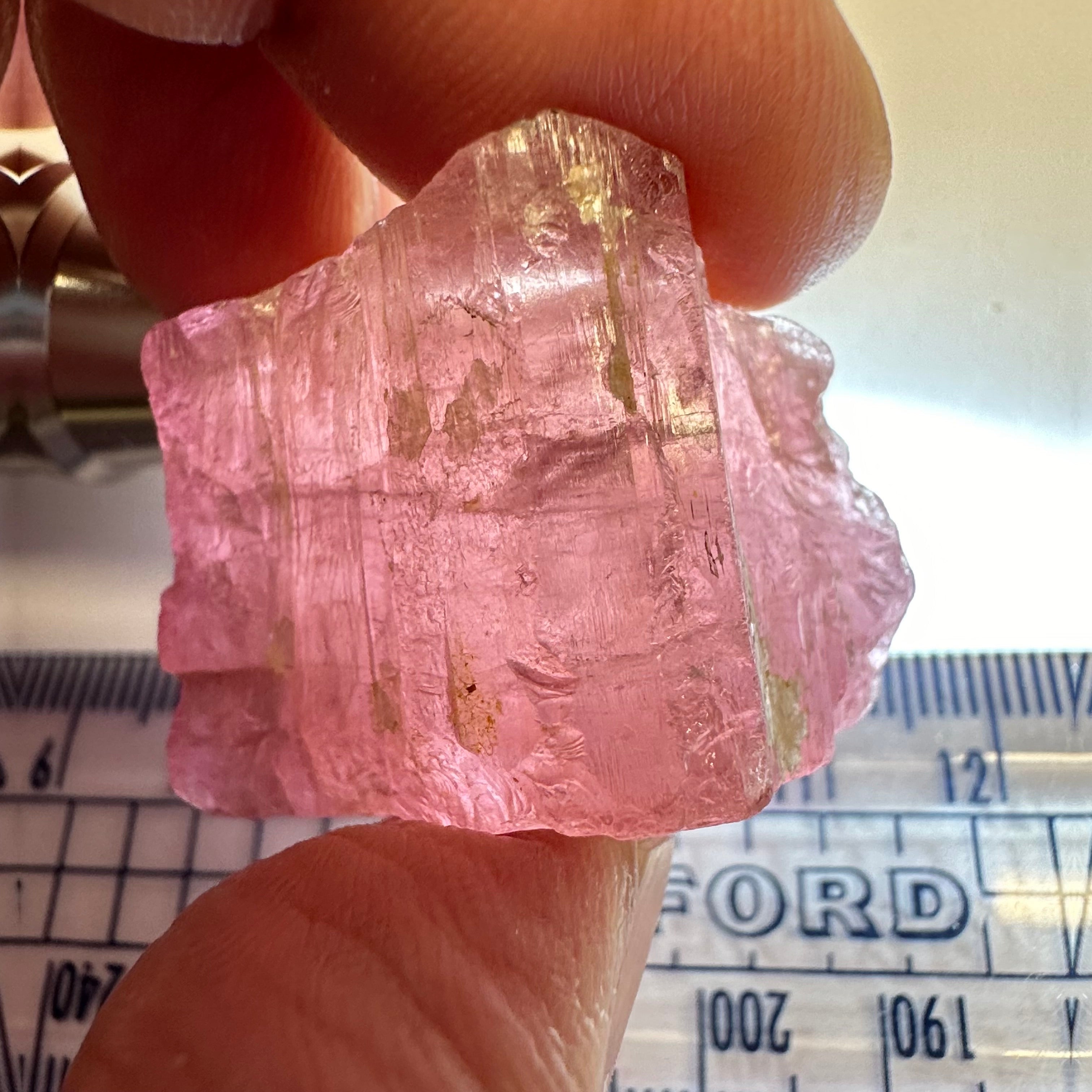 Tourmaline Crystal, 25.90gm, Untreated Unheated, cab/specimen grade